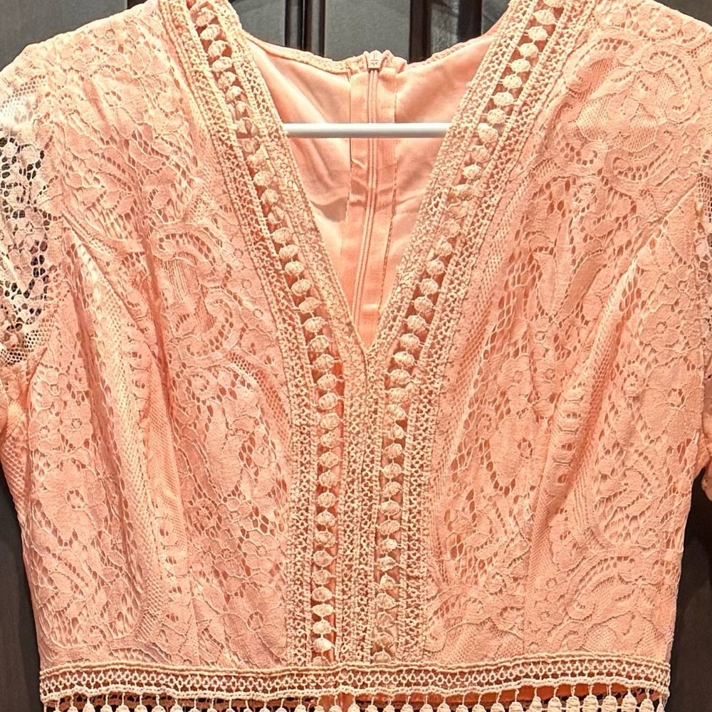Elegant Peach Lace Dress MEDIUM length 59in pit to pit 16in - Picture 5 of 9